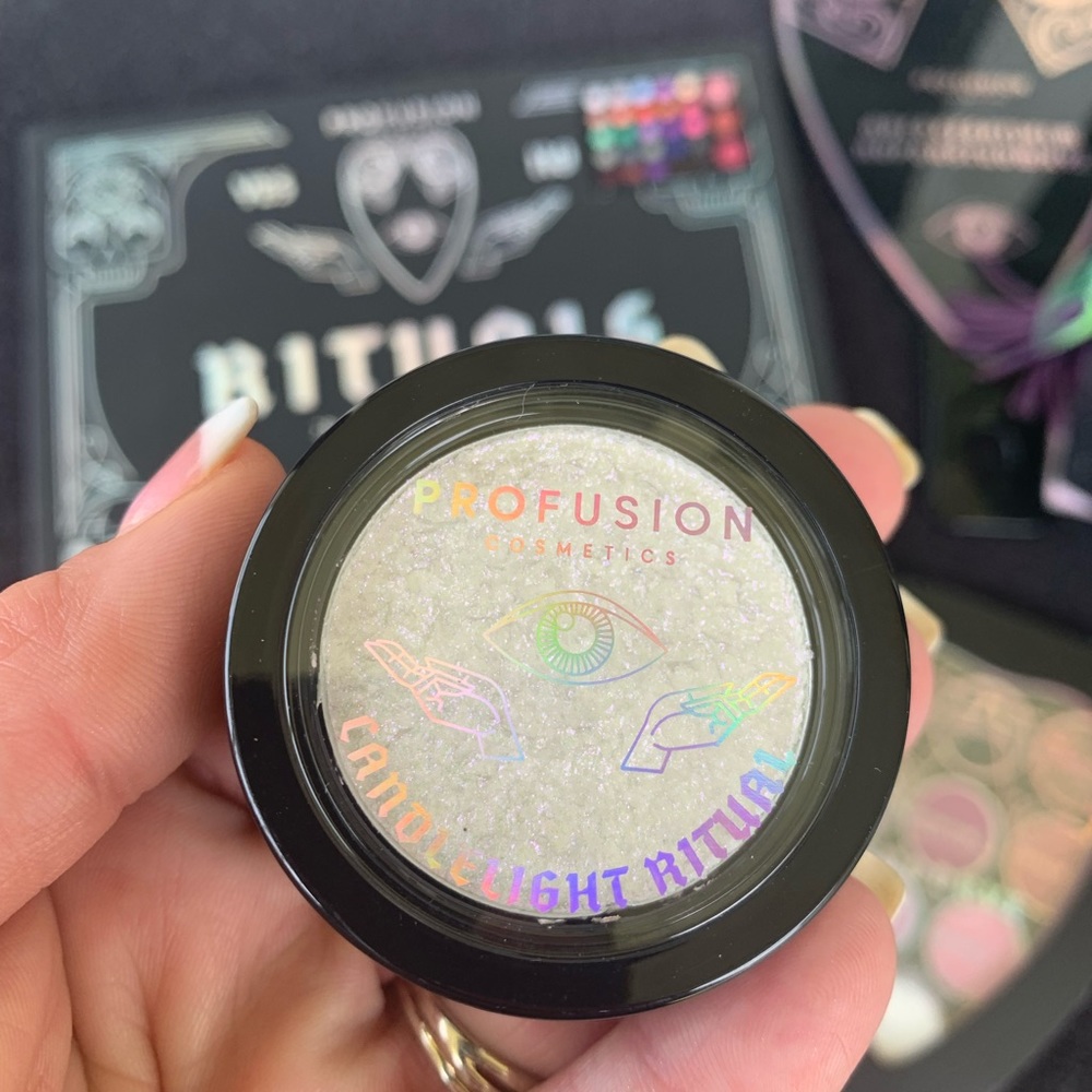 Revolution Bundle - Picture 3 of 10